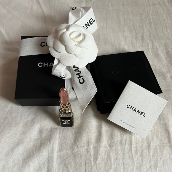 Chanel Metal Strass Pearl Lipstick Brooch - Picture 2 of 4